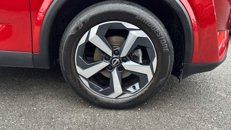 Nissan Qashqai 1.3 DiG-T MH N-Connecta 5dr Petrol Hatchback